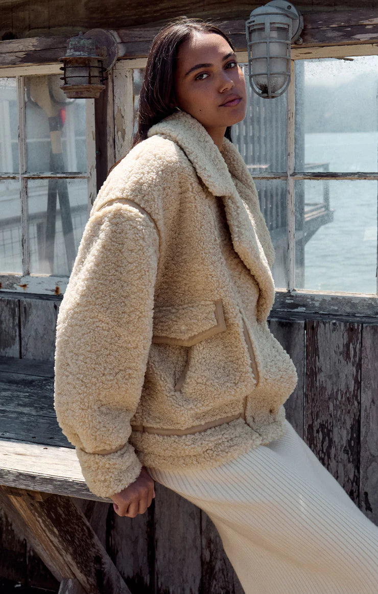 The Ari Sherpa Coat - Fossil or Chocolate